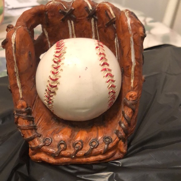 Baseball Glove Holding a Ball  /Heavy Clay - Picture 4 of 6